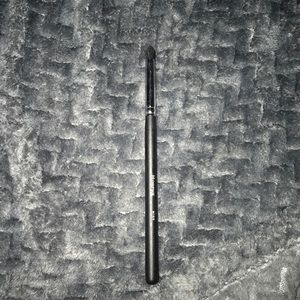 Morphe M169 Round Crease Brush